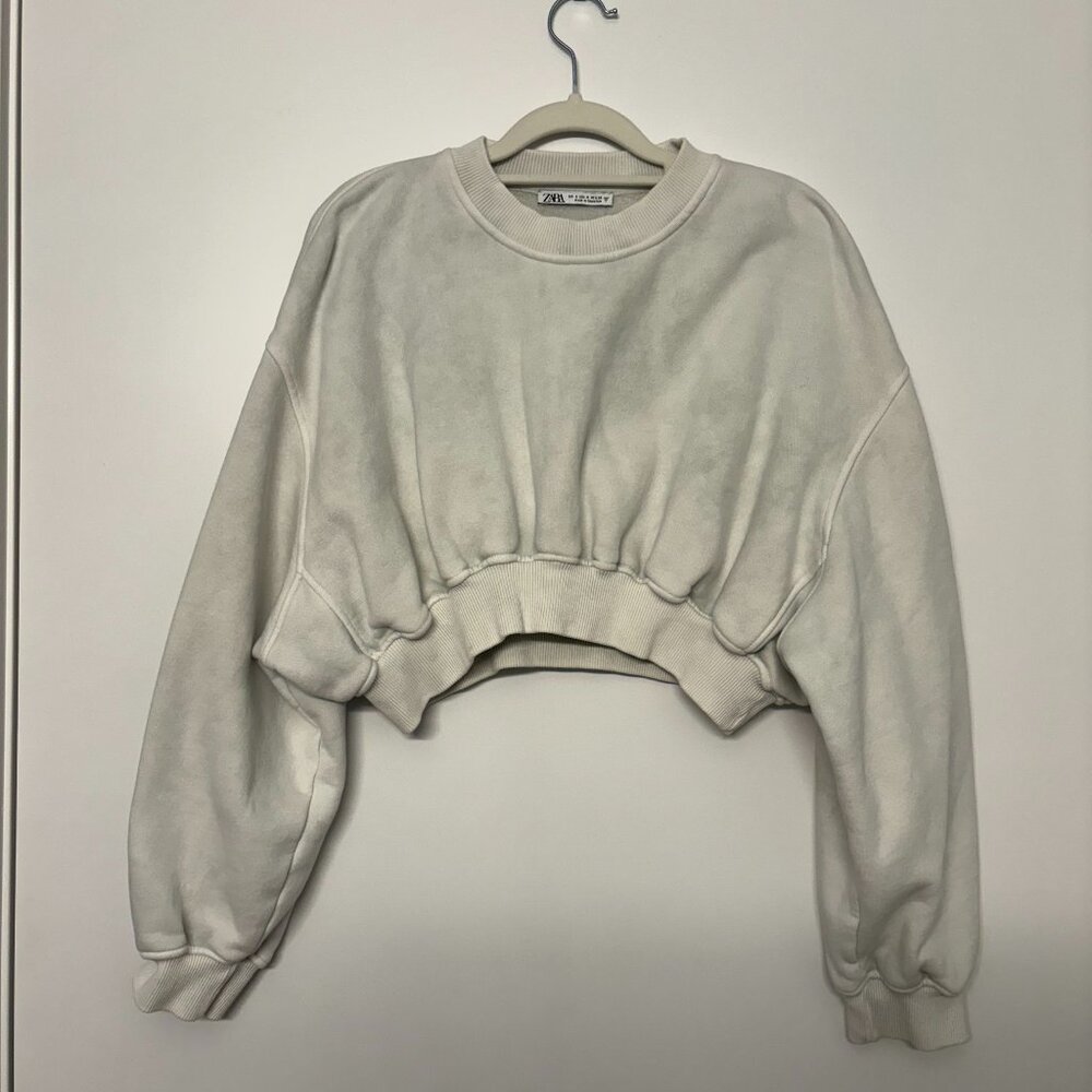 Zara Cropped Off White Balloon Sweatshirt
